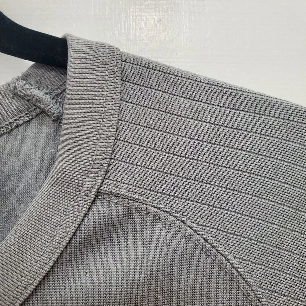 Guess Jeans Men's Vintage 90s Gray Ribbed Knit Crew Neck Short Sleeve Tee Sz XXL - Picture 2 of 5
